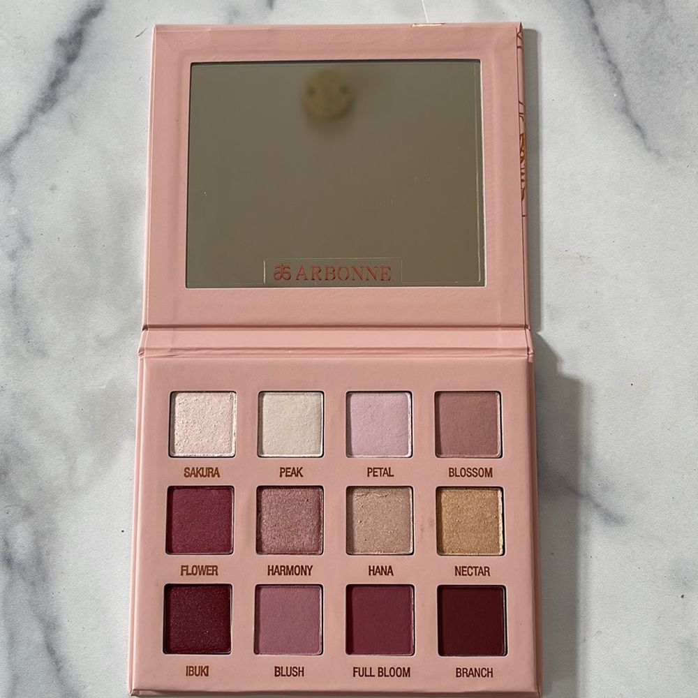Arbonne eyeshadow palette
